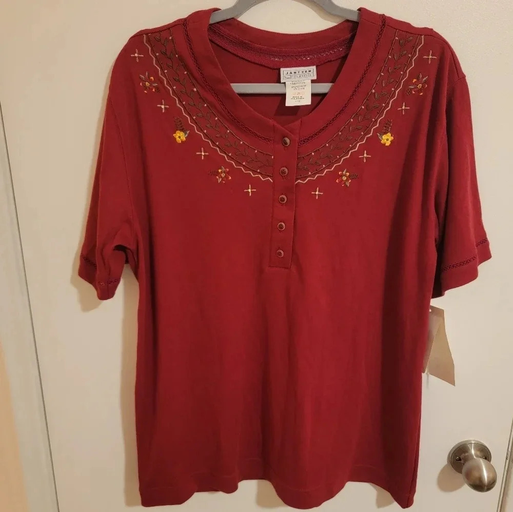 Jantzen Classics Top Womens Large Embroidered Floral Flowers NWT